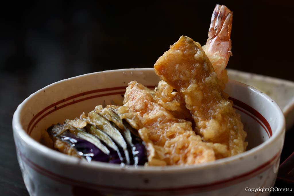 羽村市の蕎麦店「一作」の、天丼