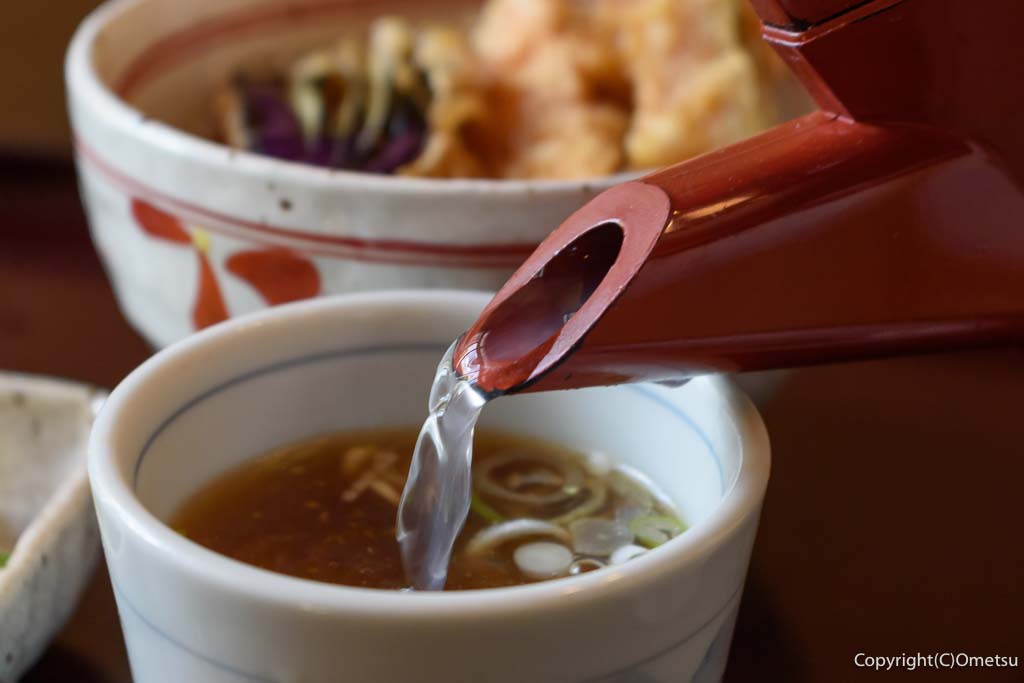 羽村市の蕎麦店「一作」の、そば湯