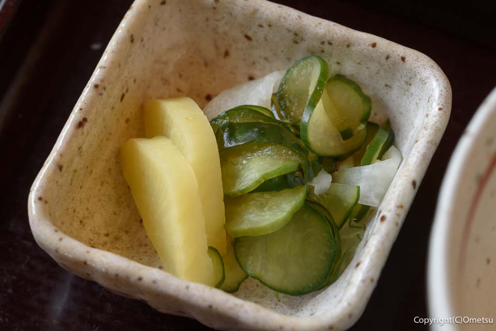 羽村市の蕎麦店「一作」の、漬物