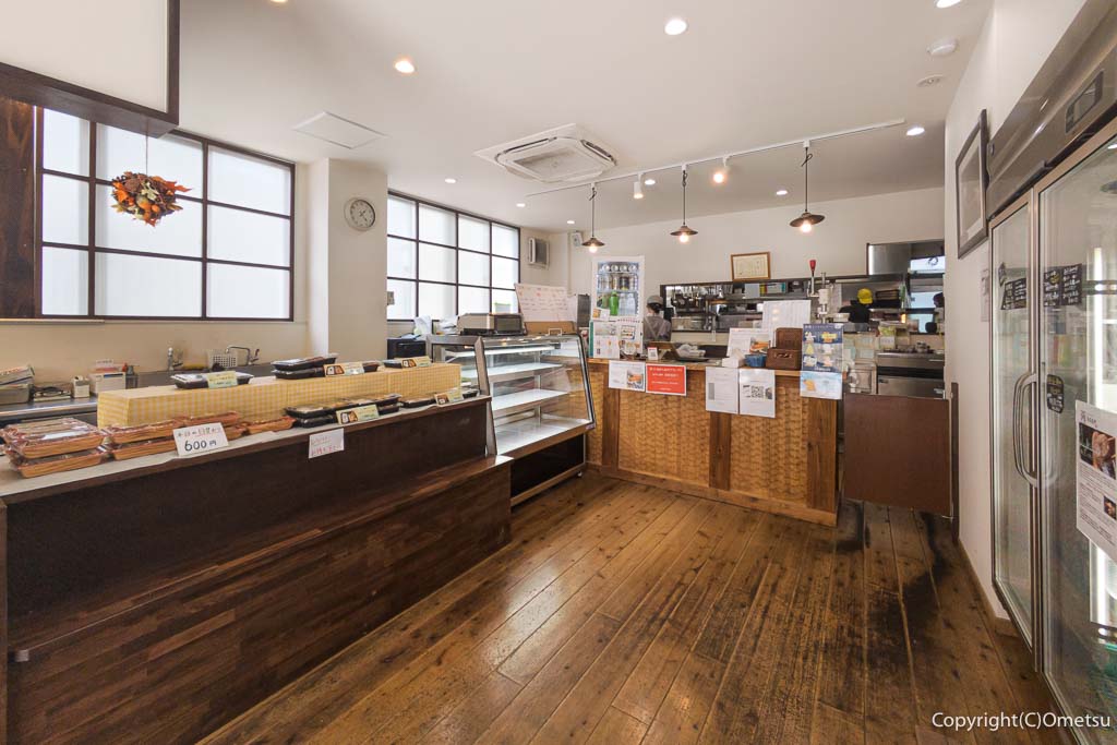 「奥多摩の台所」の、店内