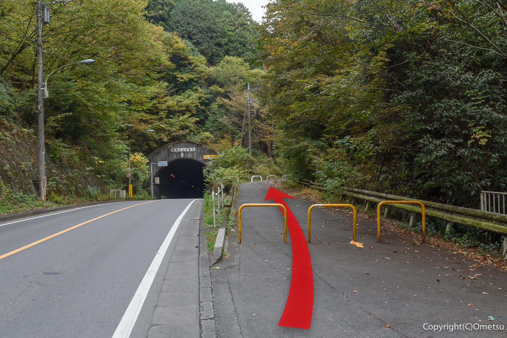 青梅市・旧・吹上トンネル方面の道