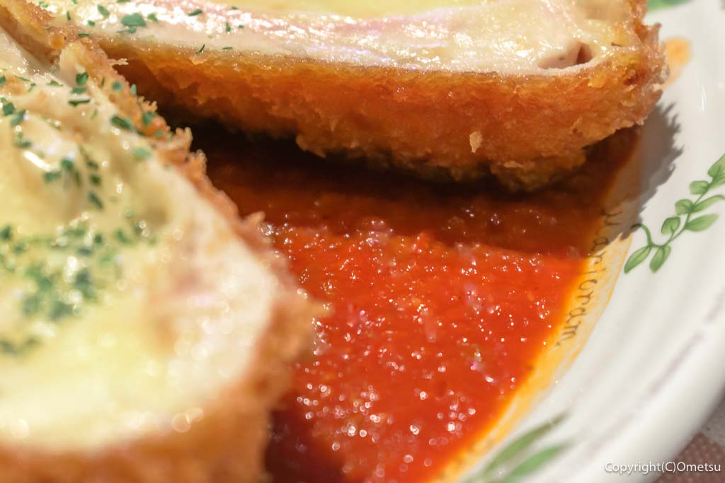 青梅総合体育館(住友金属鉱山アリーナ青梅)のレストラン、ガンバガンバの、チキンコルドンブルーのトマトソース