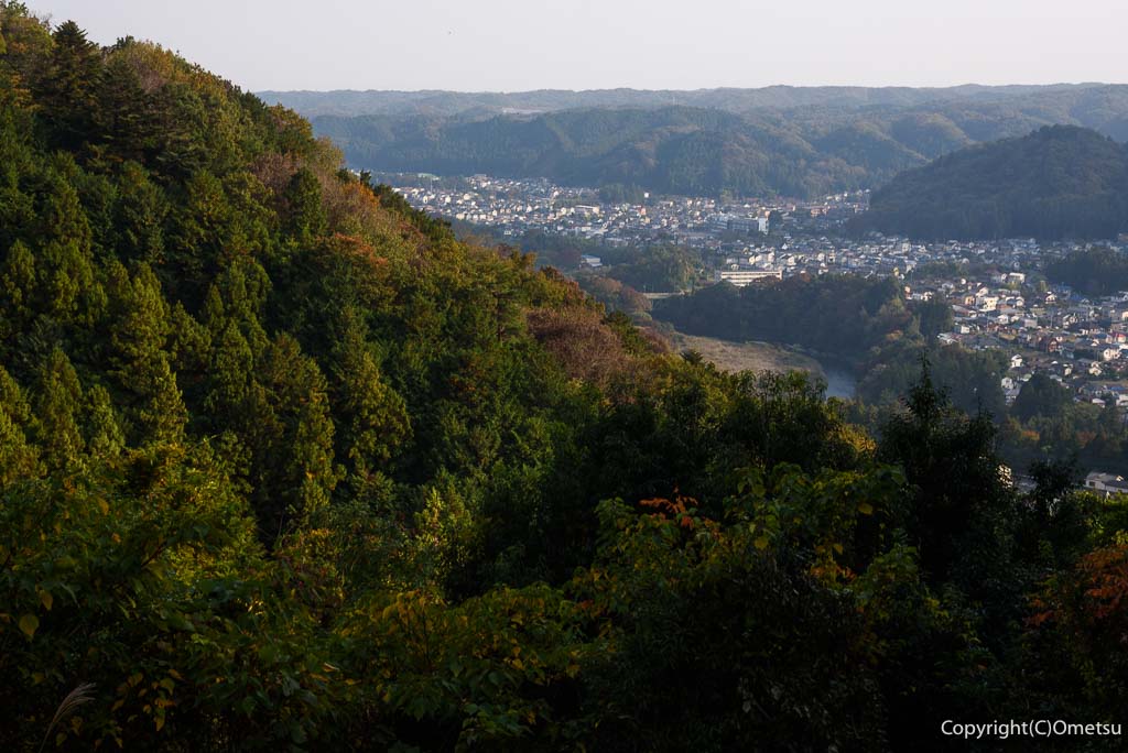 青梅市・青梅丘陵の、第四休憩所からの、多摩川