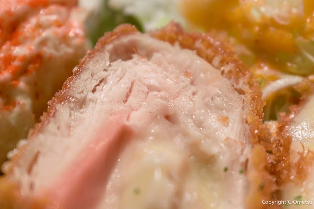 青梅総合体育館(住友金属鉱山アリーナ青梅)のレストラン、ガンバガンバの、チキンコルドンブルーの、鶏肉とハム