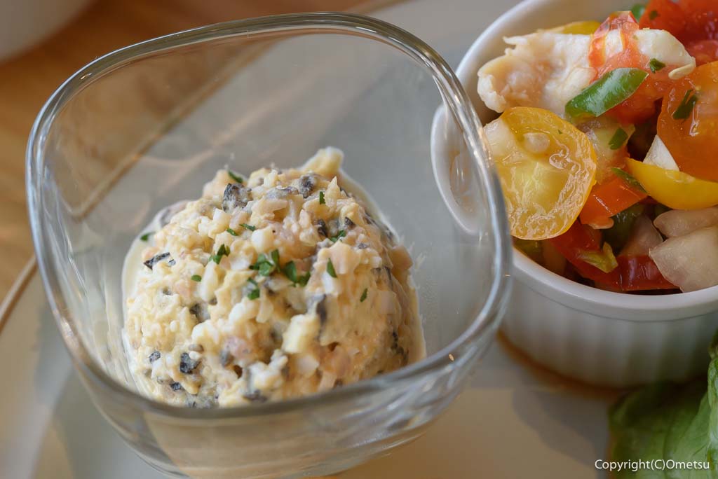 青梅市・野上町「CAFE TOIRO」の、ランチ・デリプレートの、NYエッグサラダ