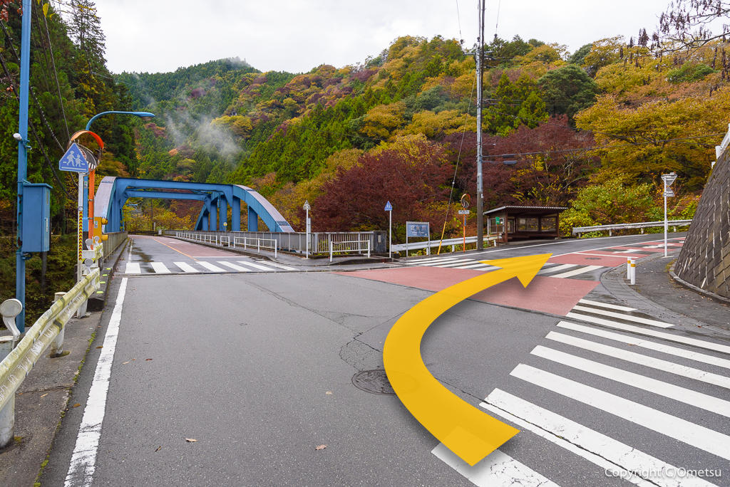 檜原村・神戸岩入口交差点
