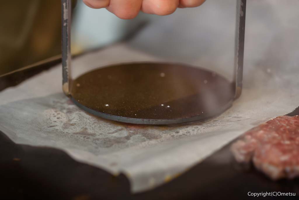 「青梅スマッシュバーガー杉屋」の、スプレッシャー