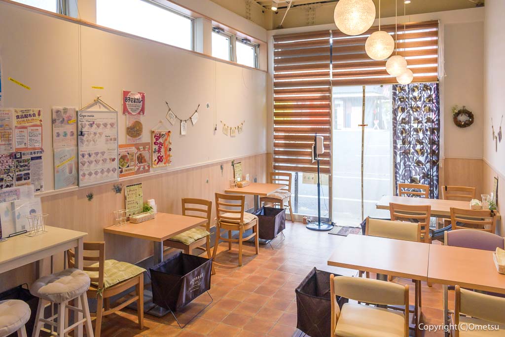 羽村市「どんぐりカフェ」の、店内