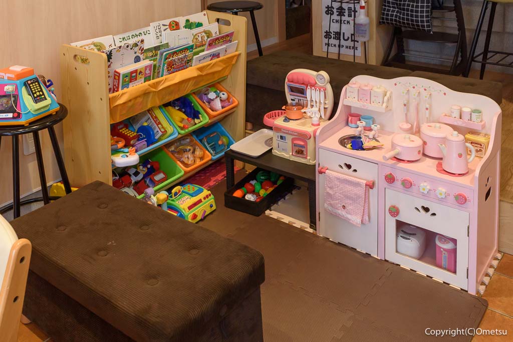 羽村市「どんぐりカフェ」の、キッズスペース