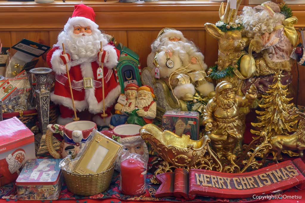 青梅市・野上町のカフェ「POT BERRY」の、サンタクロースの雑貨