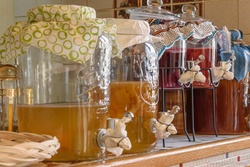 青梅市・野上町のカフェ「POT BERRY」の、コンブチャの瓶