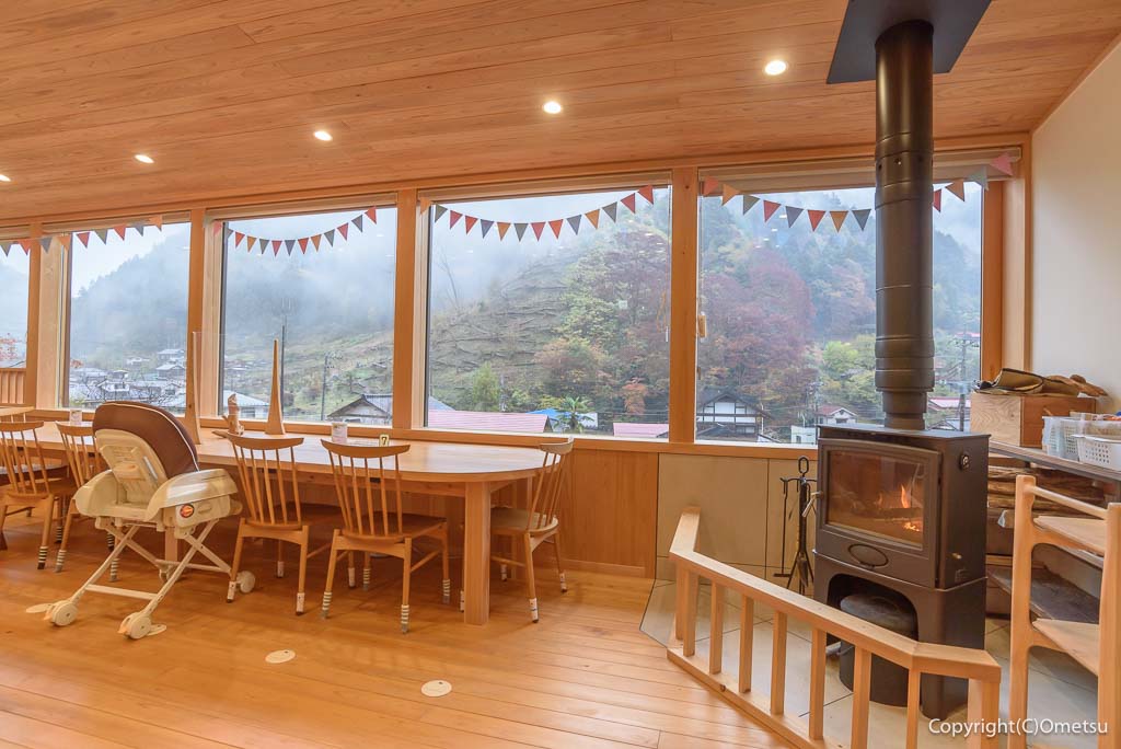 檜原森のおもちゃ美術館・さとやま食堂