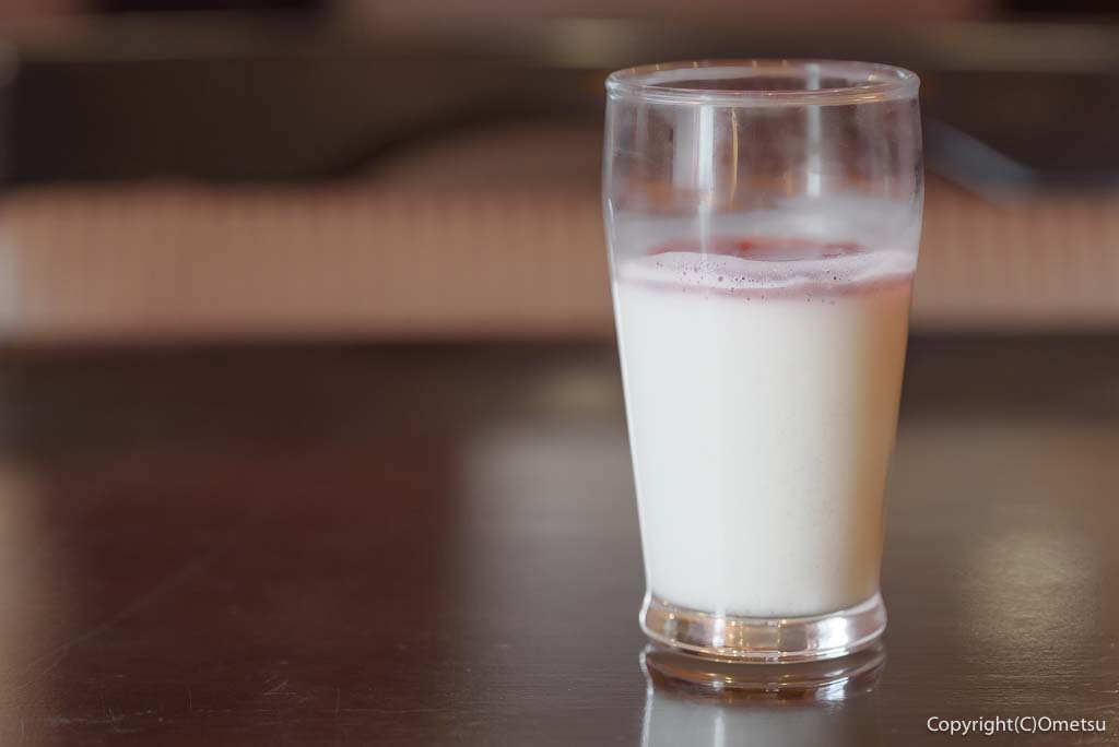 青梅市「なないろCafeすずらん」の、自家製ヨーグルトムース