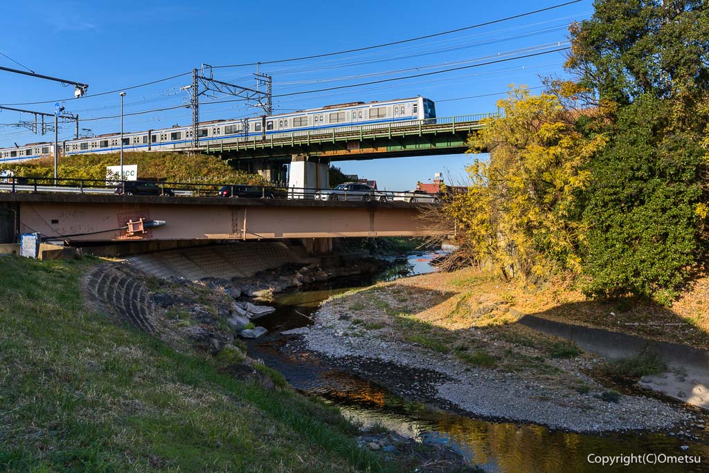埼玉県・入間市の、霞川と、西武池袋線