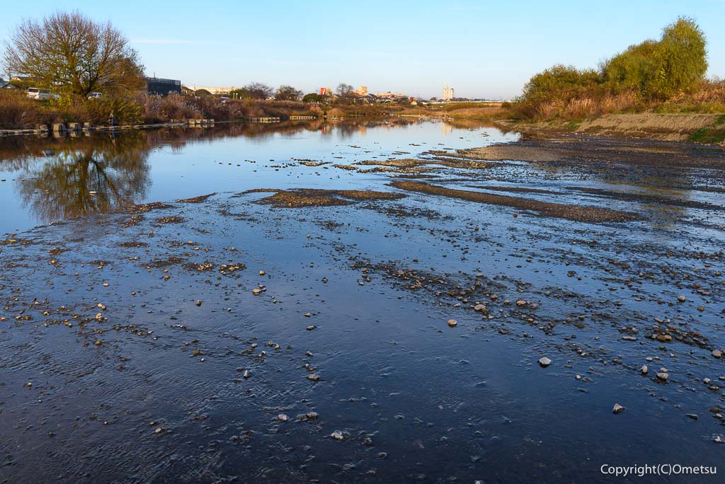 埼玉県・狭山市の、霞川・入間川合流点
