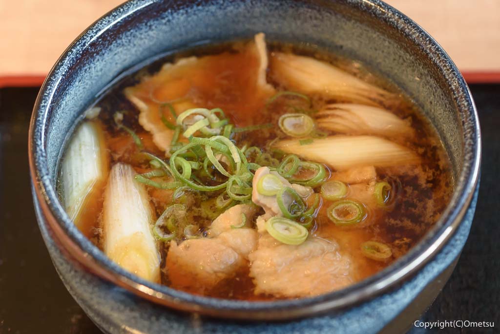 お多福・カインズ青梅インター店の、肉汁