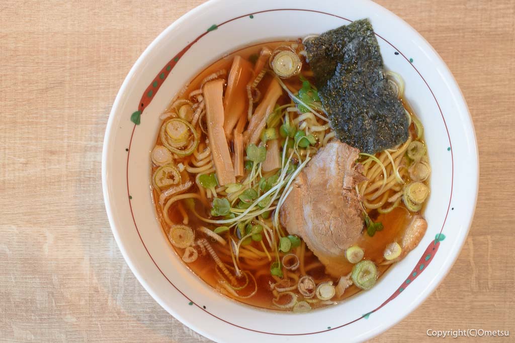 カインズ青梅インター店・フードコート内の、町中華「福よし」の、手もみラーメン