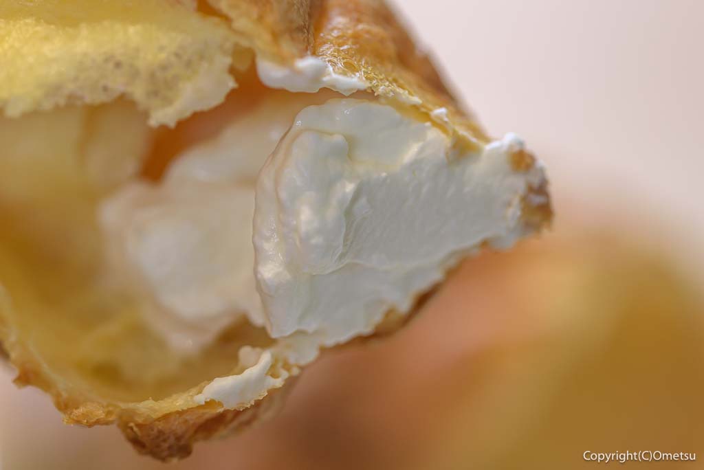 青梅市・新町のMUKU CAFEの、ポップオーバーと、ホイップクリームとメイプルシロップ