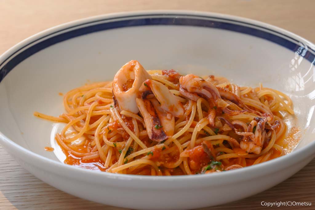 青梅市・新町のMUKU CAFEの、ヤリイカのトマトソースのパスタ
