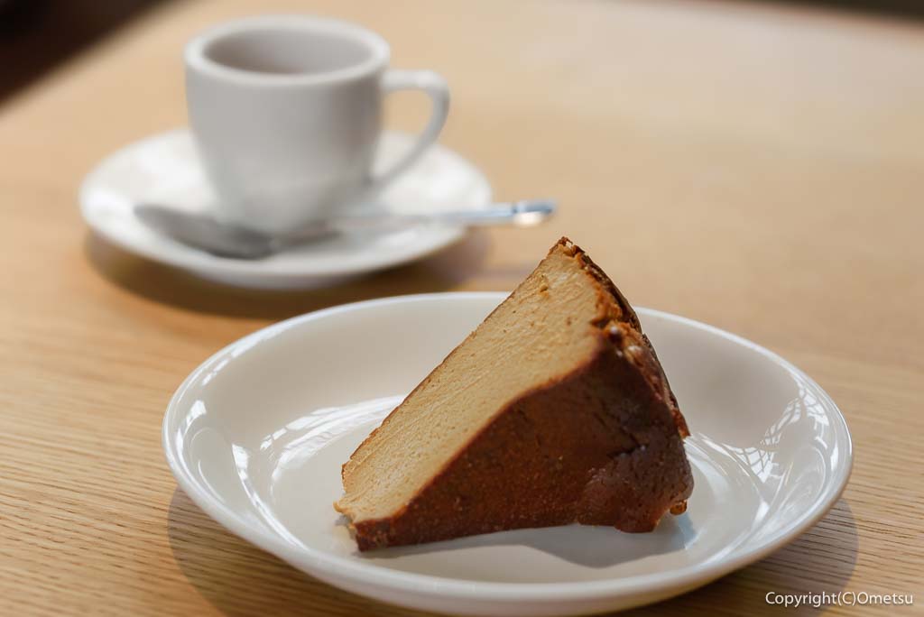 青梅市・新町のMUKU CAFEの、バスクチーズケーキ