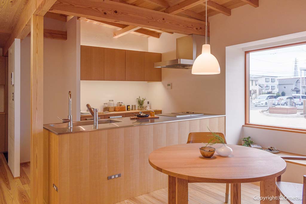 青梅市・新町の、シムラ・モデルハウスの、ダイニングキッチン