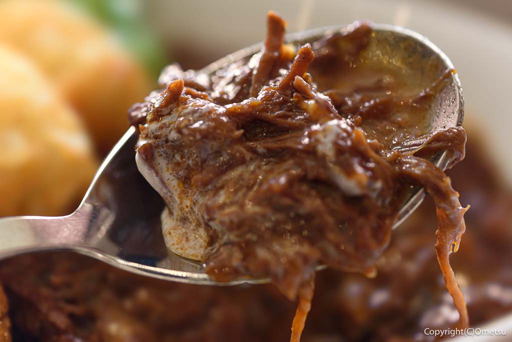 福生「洋食SAKA道」の、ビーフシチューの肉