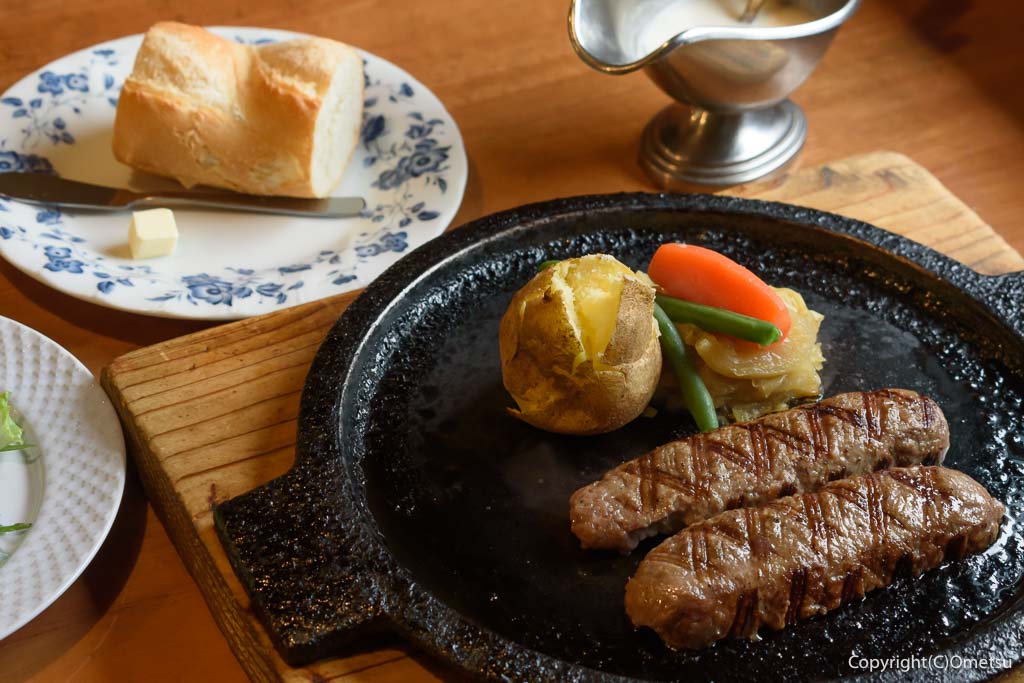 青梅市のステーキ店、チャコグリルの、炭火焼きハンバーグ