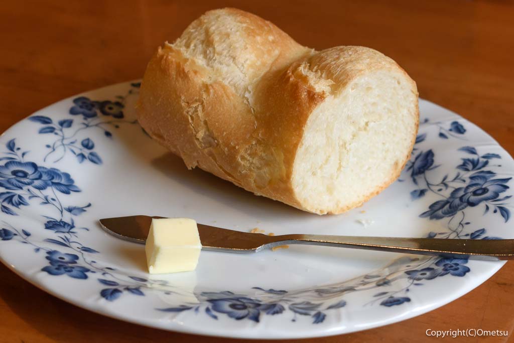 青梅市のステーキ店、チャコグリルの、パン