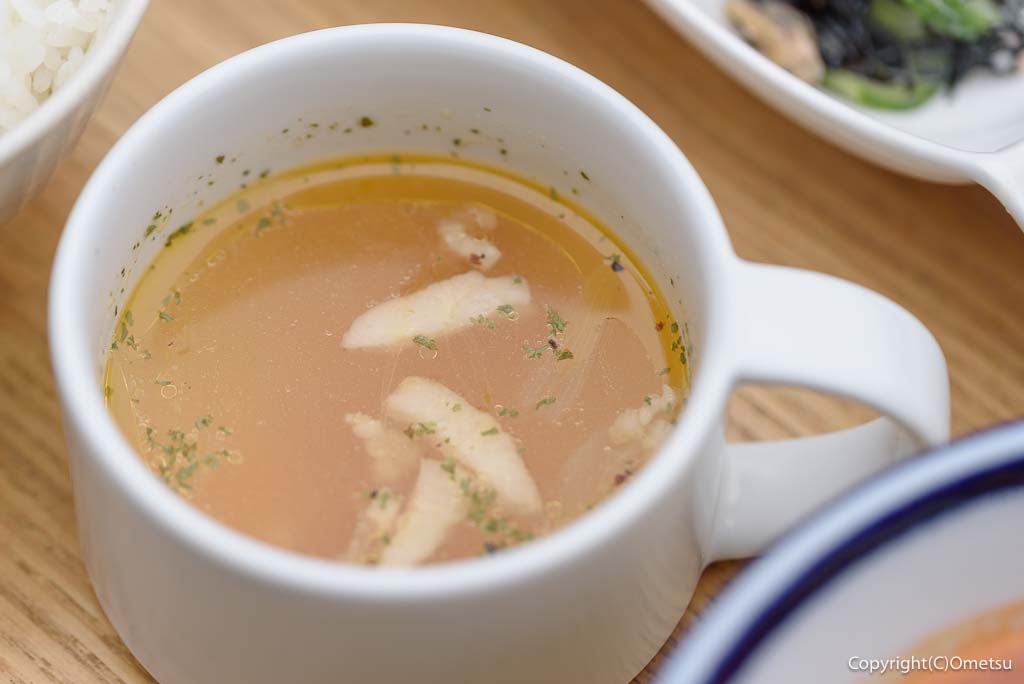 青梅市・岩蔵温泉のカフェ、CAFE YUBAの、ランチの、コンソメスープ