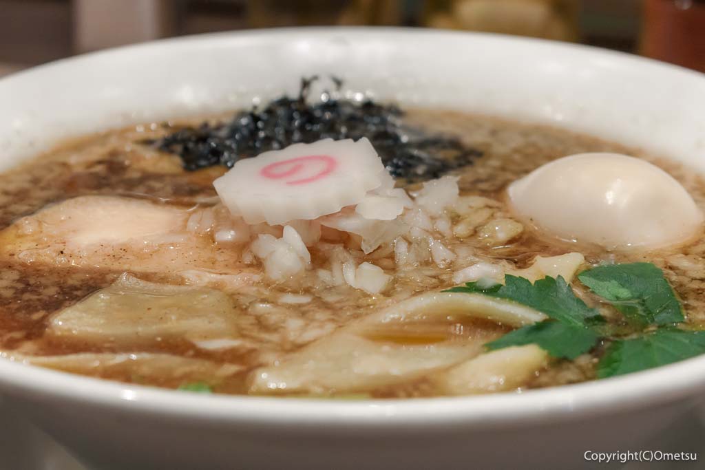 「中華そば ムタヒロ 拝島店」の「味玉煮干そば」