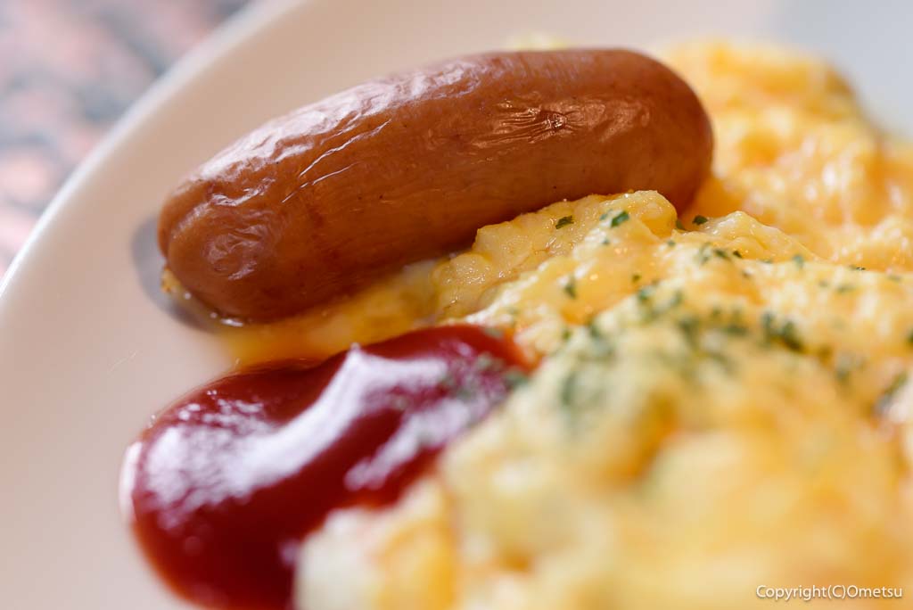 羽村のカフェ・樹樹の、モーニングセットの、ウインナー