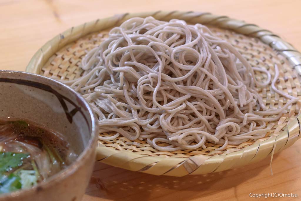 青梅の蕎麦店「生粉打ち 六花」の、鴨つけもり