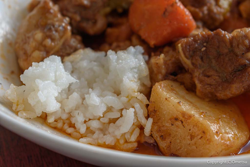 福生・フィリピンレストラン・カレッサの、ビーフカルデレタと、ライス