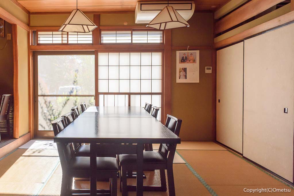 青梅市・河辺「ひのき茶屋」の個室