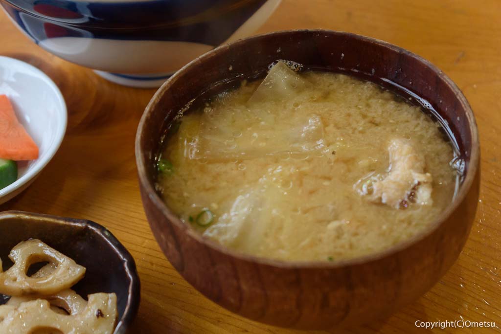 青梅市・河辺「ひのき茶屋」の、味噌汁