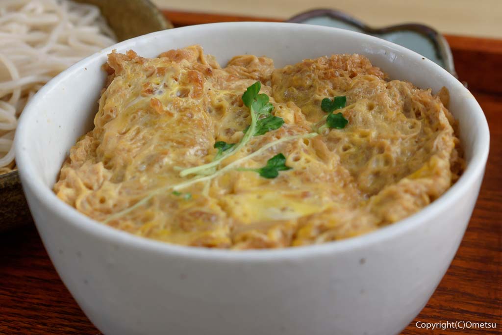 東京都・瑞穂町の、蕎麦店「大むら」の、かつ丼