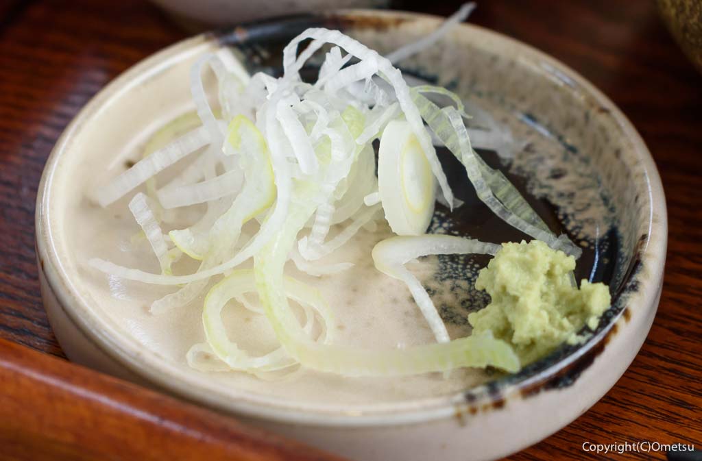 東京都・瑞穂町の、蕎麦店「大むら」の、もり蕎麦の、薬味