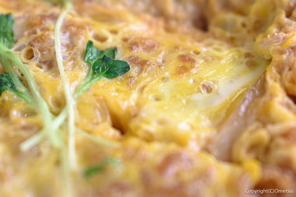 東京都・瑞穂町の、蕎麦店「大むら」の、かつ丼の卵