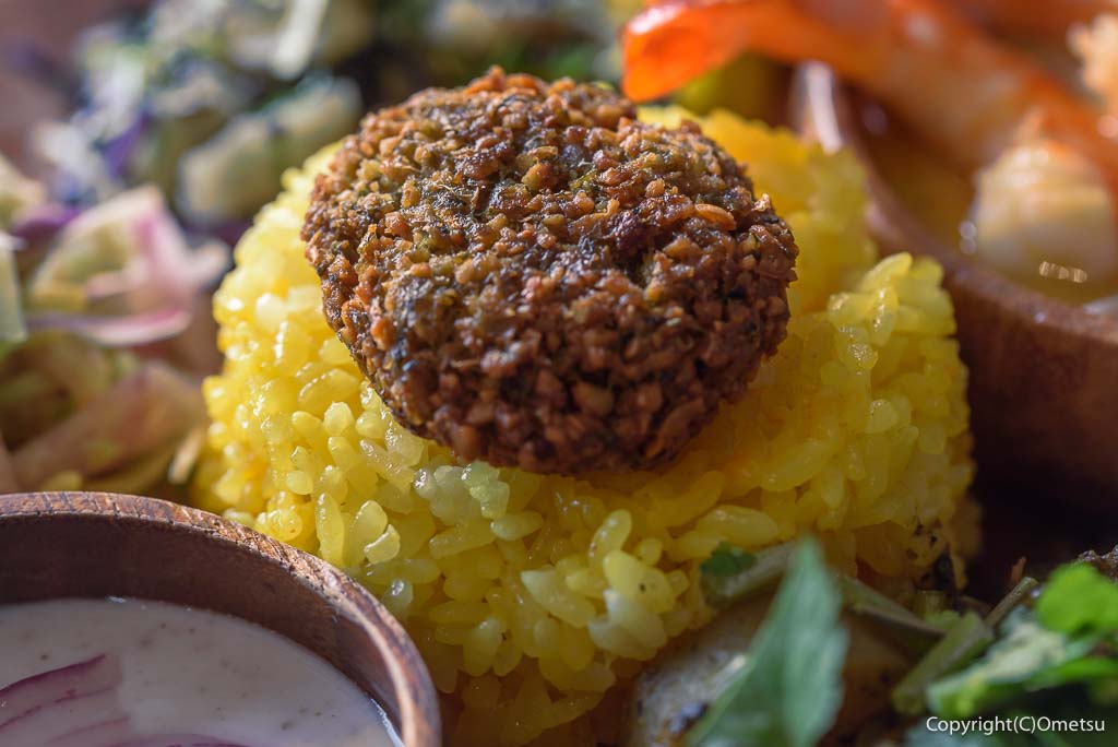 あきる野・OWNP内の、EarthCafeの、ひよこ豆のコロッケ