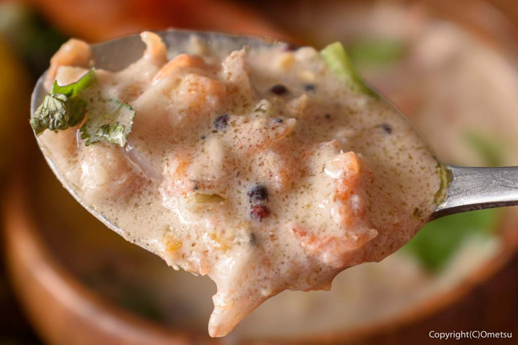 あきる野・OWNP内の、EarthCafeの、エコシュリンプと桜エビのカレー