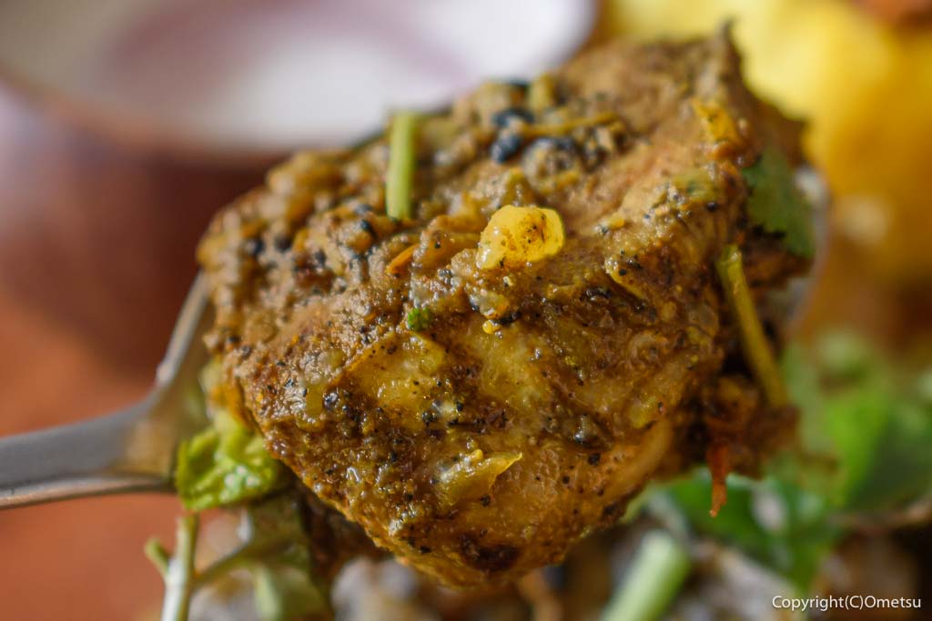 あきる野・OWNP内の、EarthCafeの、黒ごま大根チキンカレー