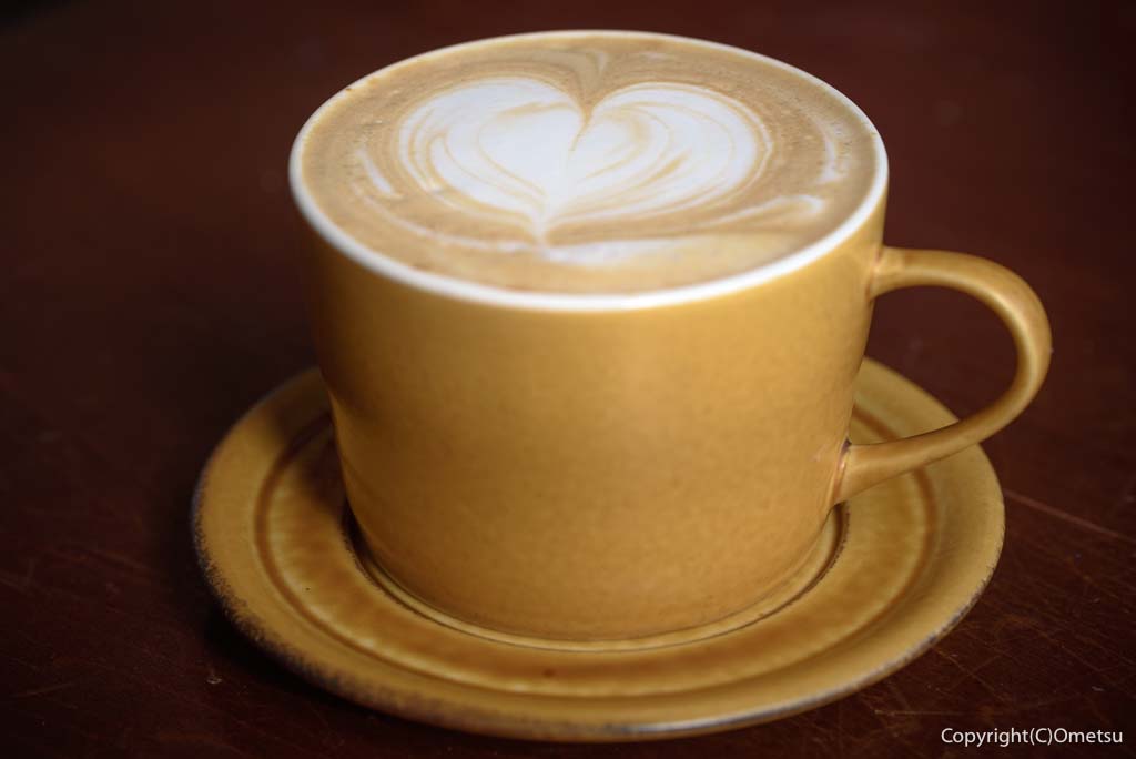 あきる野・OWNP内の、EarthCafeの、カプチーノ