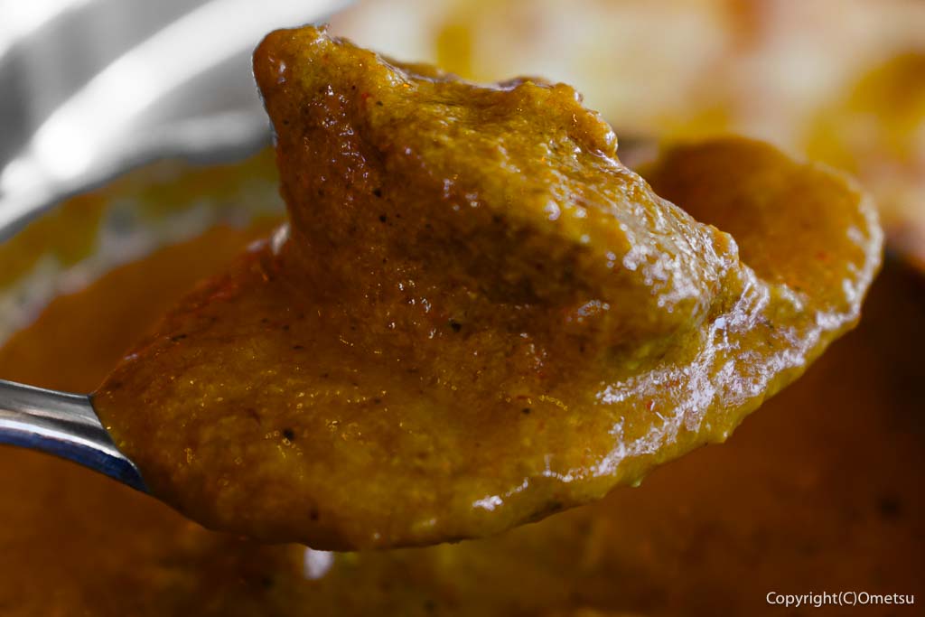 羽村「アジアンダイニング&バー アラティ」の、マトンカレー