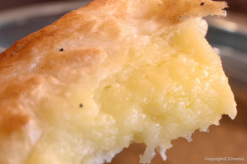 羽村「アジアンダイニング&バー アラティ」の、チーズナン