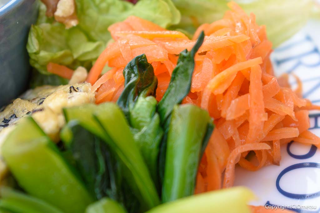 青梅市野上町の「マミ＆ケイ」の、ニンジンのラペ