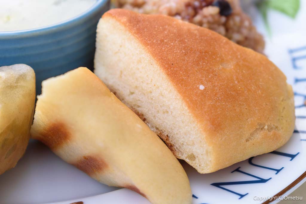 青梅市野上町の「マミ＆ケイ」の、生米パン