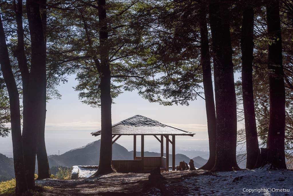 青梅・御岳山、長尾平の東屋