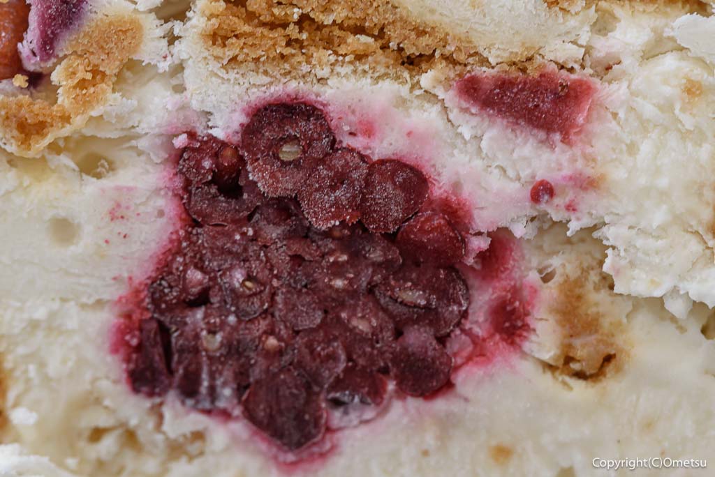 羽村「おうちCAFE ミュウ」の、カッサータの、ドライフルーツとビスケット