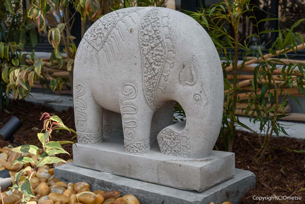 PISOLA福生店の、象の置物