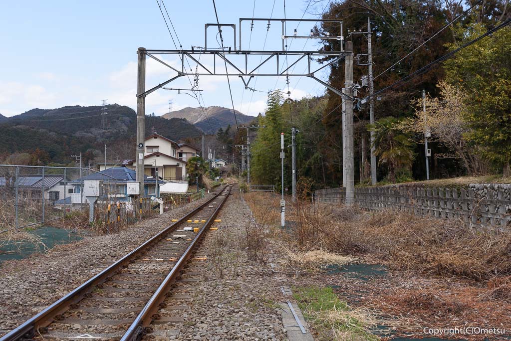 JR二俣尾駅近くの、西条踏切